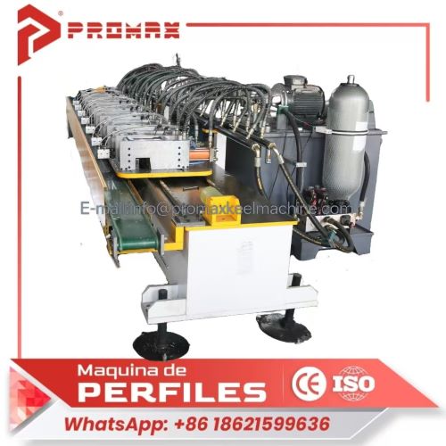 Máquina para fabricar quillas de acero ligero